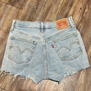 Levi’s 501 Button Fly High Waisted Denim Shorts size 27